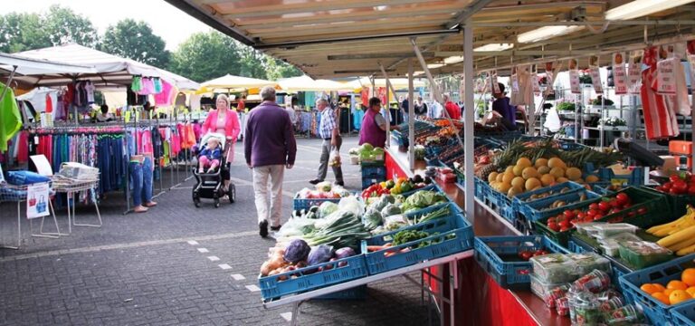 Weekmarkt — markt-eten in Emmeloord